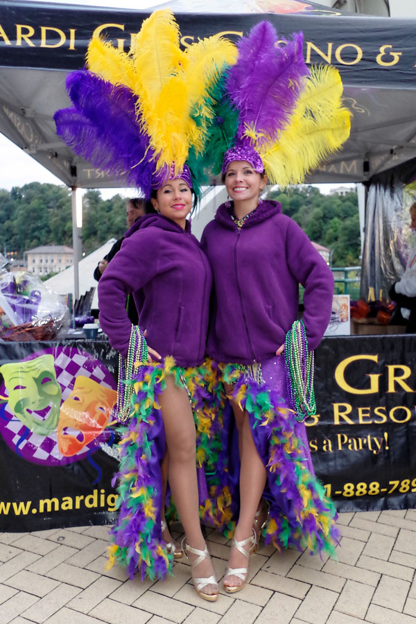 Mardi Gras Resort Showgirls